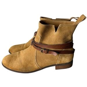 BC FOOTWEAR New Tan Suede Booties Boho Buckle Detail Floppy Size 8